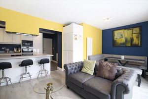 Family Room- click for photo gallery